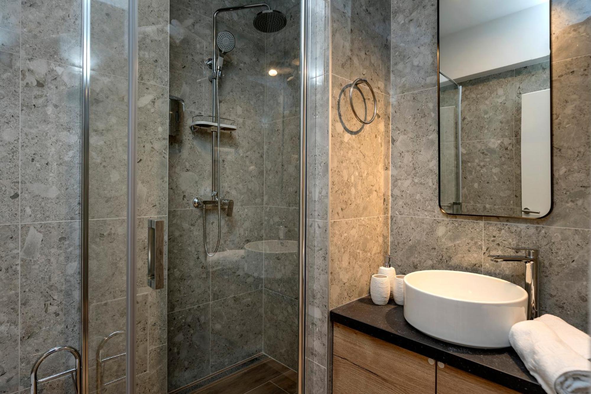 Modern, 2 Bedroom Apartment Хвар Екстериор снимка